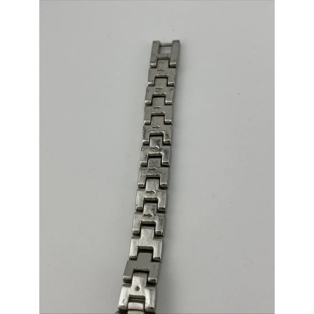 Merona Watch Women 19mm Case Silver‎ 7.25
